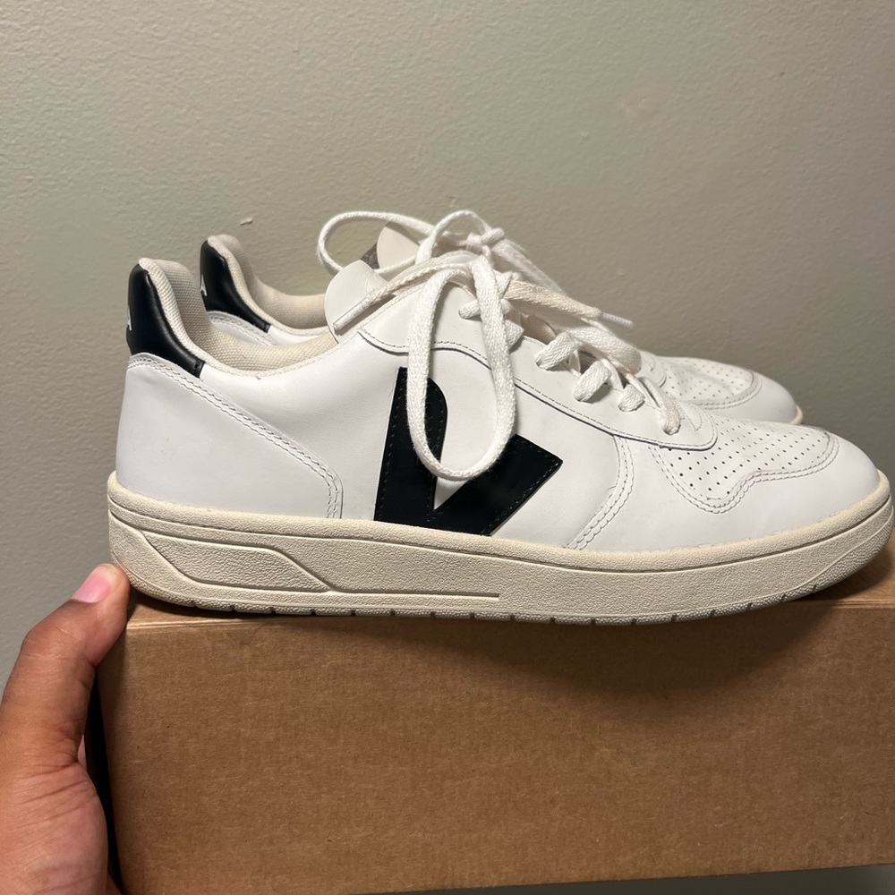 Veja Men’s Sneaker